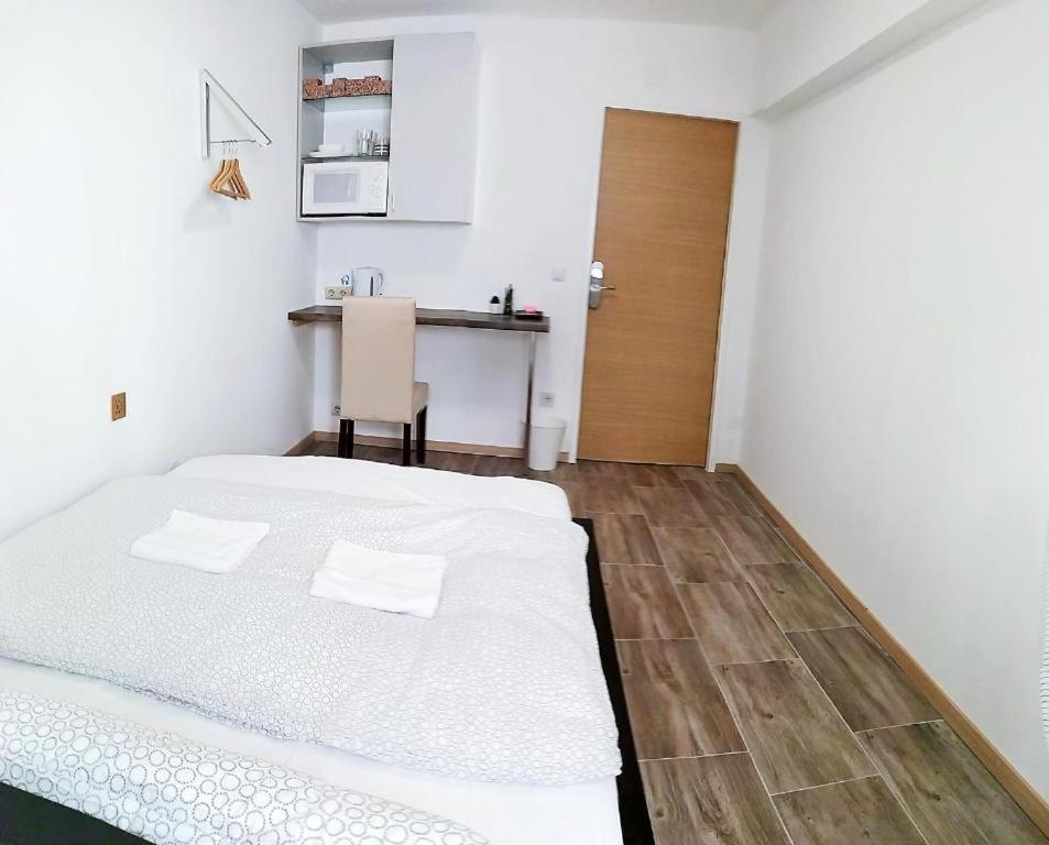 Smart Mini Hotel Viena Exterior foto
